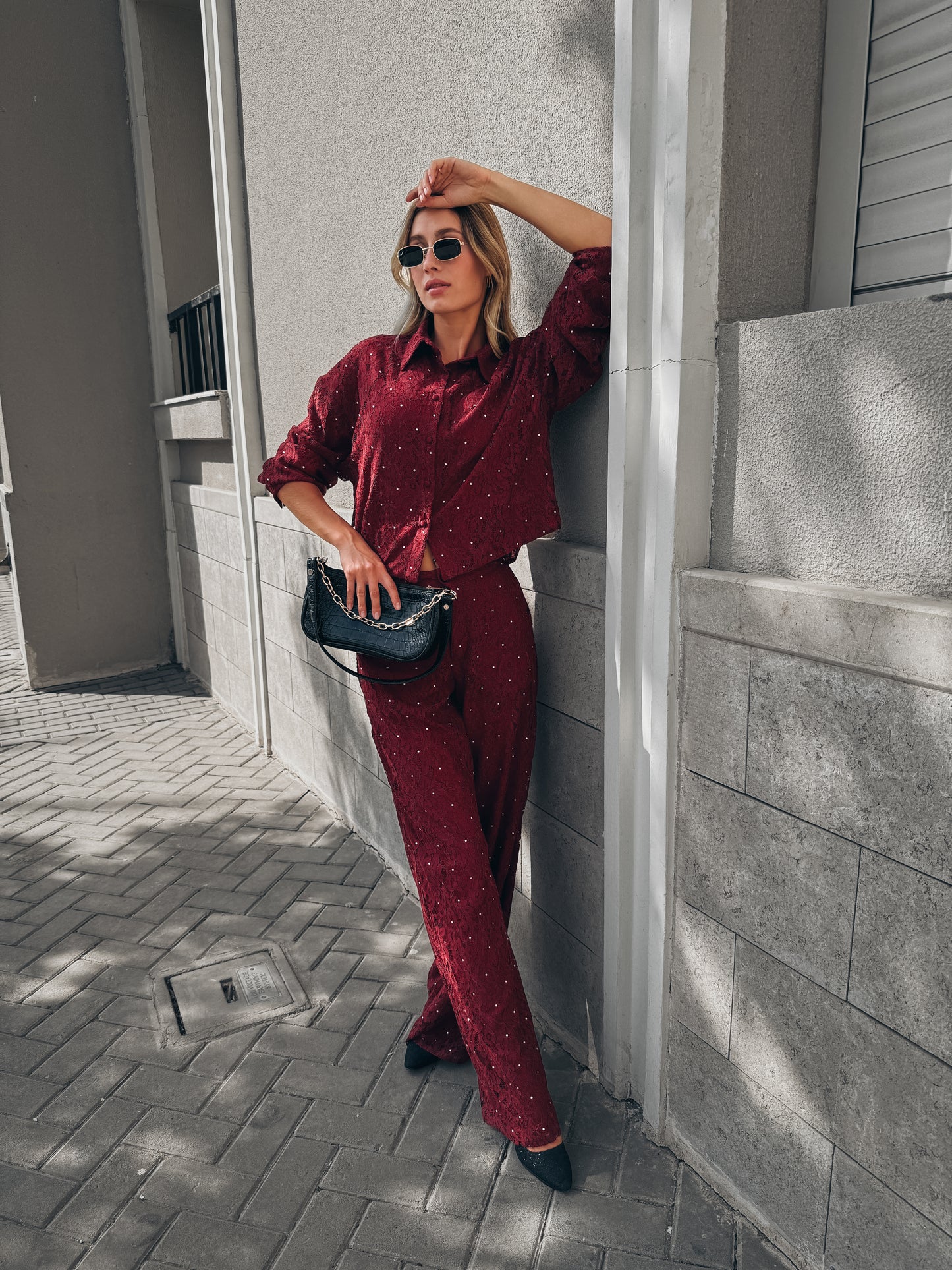 Chic Rhinestones Lace Two-Pieces Set - Burgundy