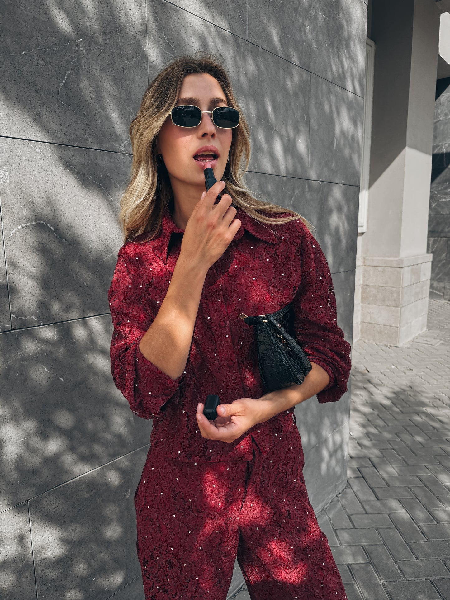 Chic Rhinestones Lace Two-Pieces Set - Burgundy