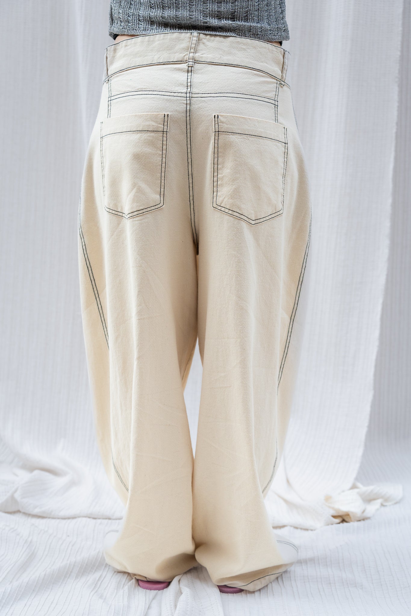 Balloon Fit Trousers - Relaxed Volume with Contemporary Edge
