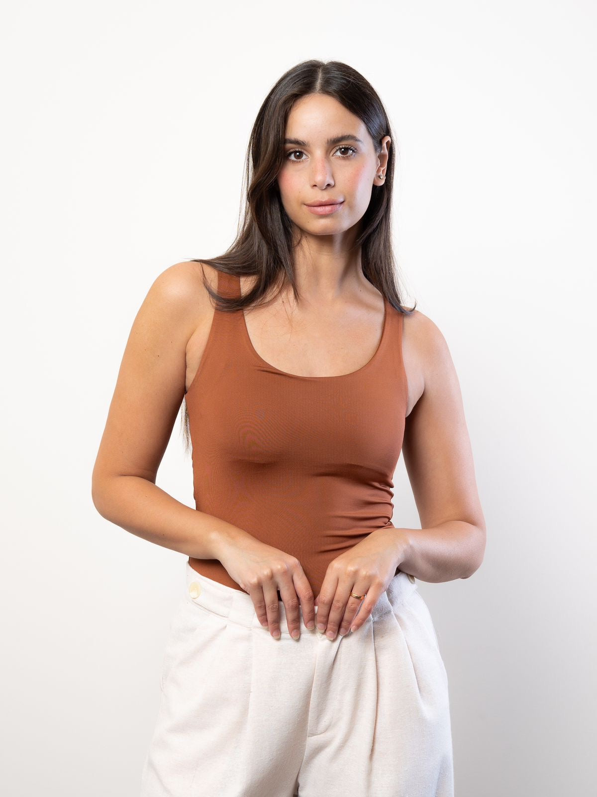 Sleeveless basic top