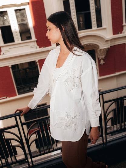 oversize poplin shirt with floral details