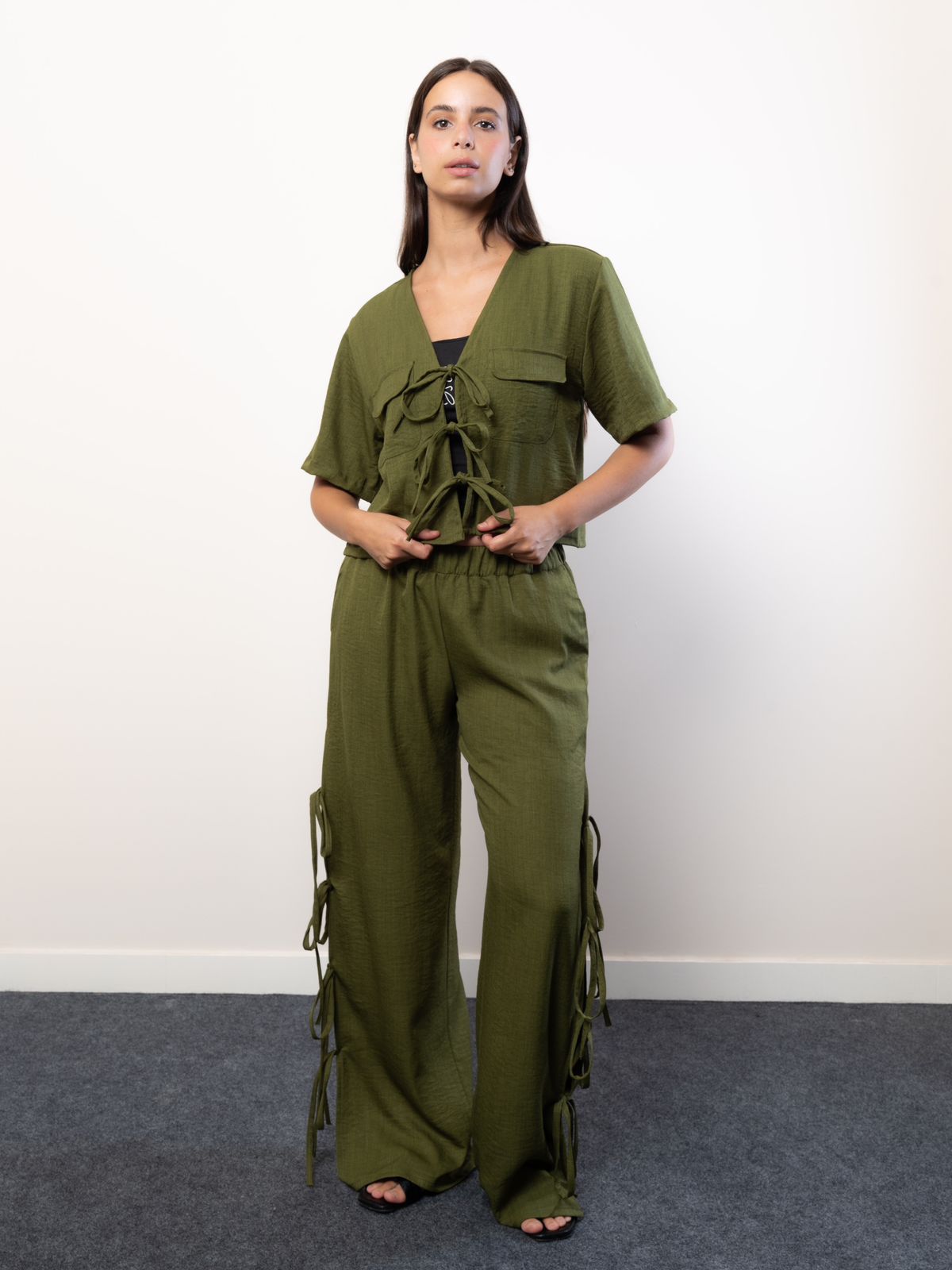 wide leg trousers with side bow’s